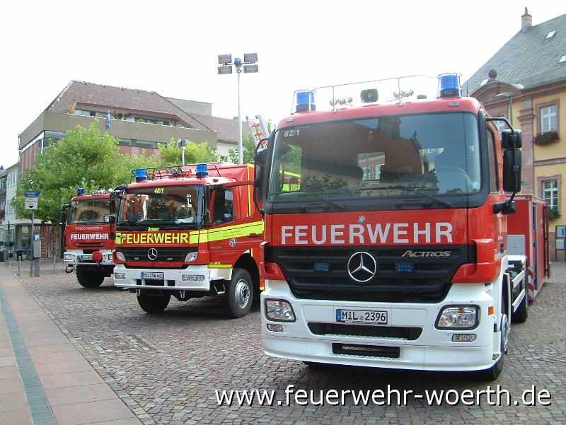 2009.09.20 Kreisfeuerwehrtag Fahrzeugausstellung 003.jpg